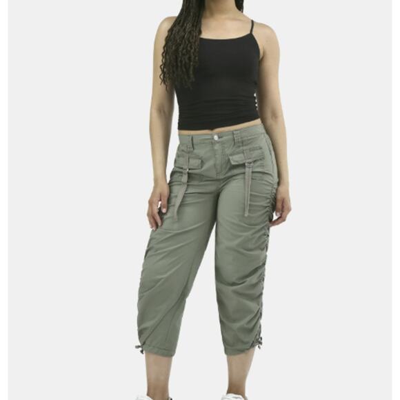 No Boundaries Ruched Crop Cargo Pants, 22'' Inseam, Women's Small - Picture 1 of 4